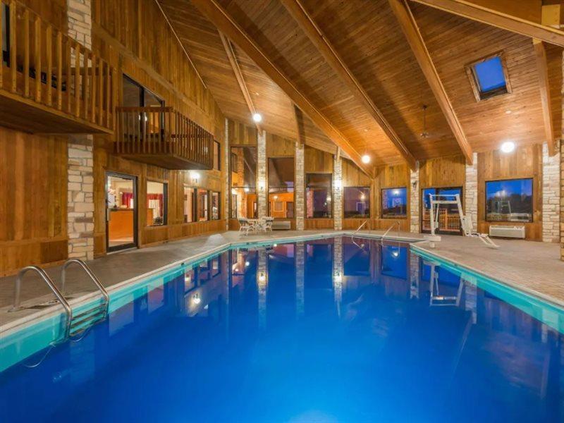 Baymont By Wyndham Metropolis Hotel Екстериор снимка